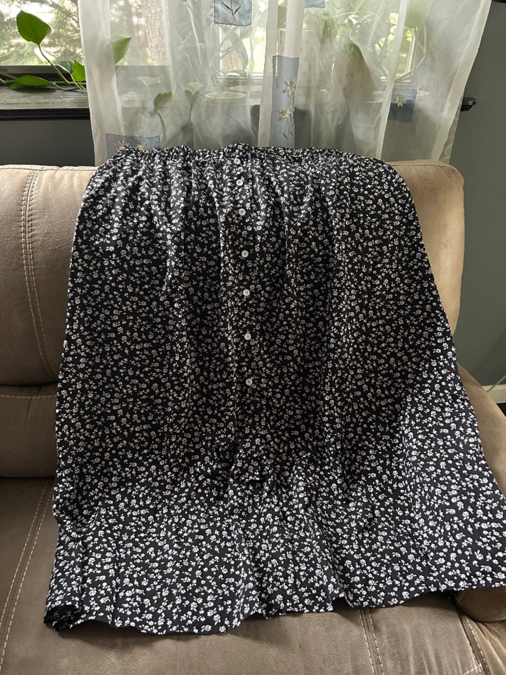 Skirt - Picture 2 of 3